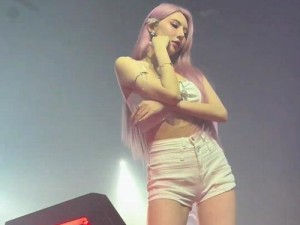 欧美热舞视频大赏：火辣身材，激情释放