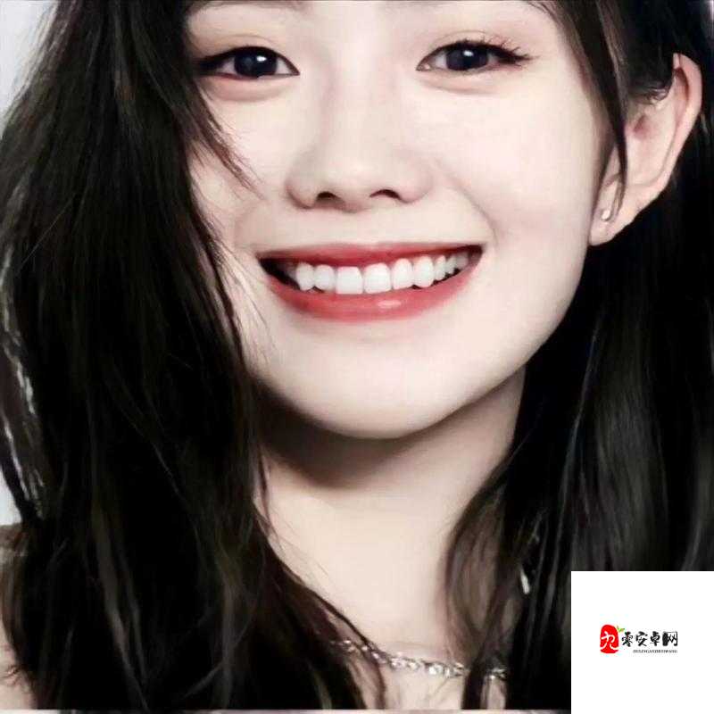 粉粉嫩嫩的 18 岁虎牙白富美那些令人心动的故事