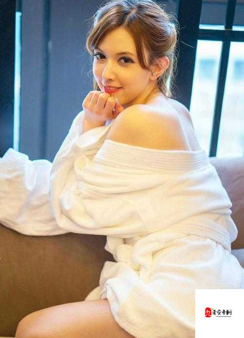 美女裸体秘奶网站无遮挡:极致诱惑的视觉盛宴