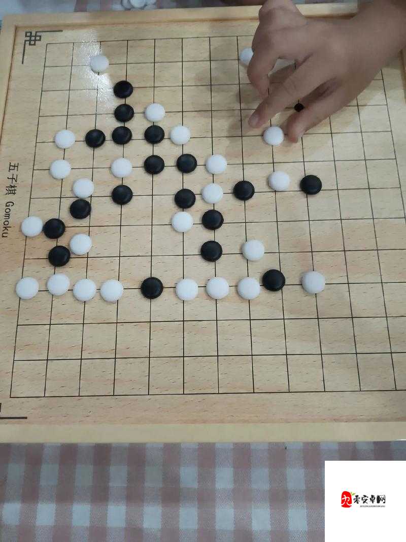 五子棋大揭秘,同桌对战,如何快速实现物资满天飞的策略