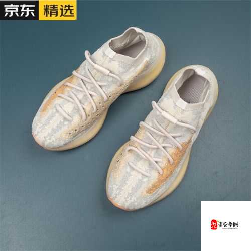 yeezy380 蜜桃粉与白色：高清精品解析全呈现