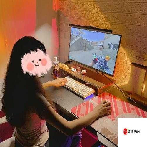 老外玩 CSGO 的妹子:游戏中的别样风采