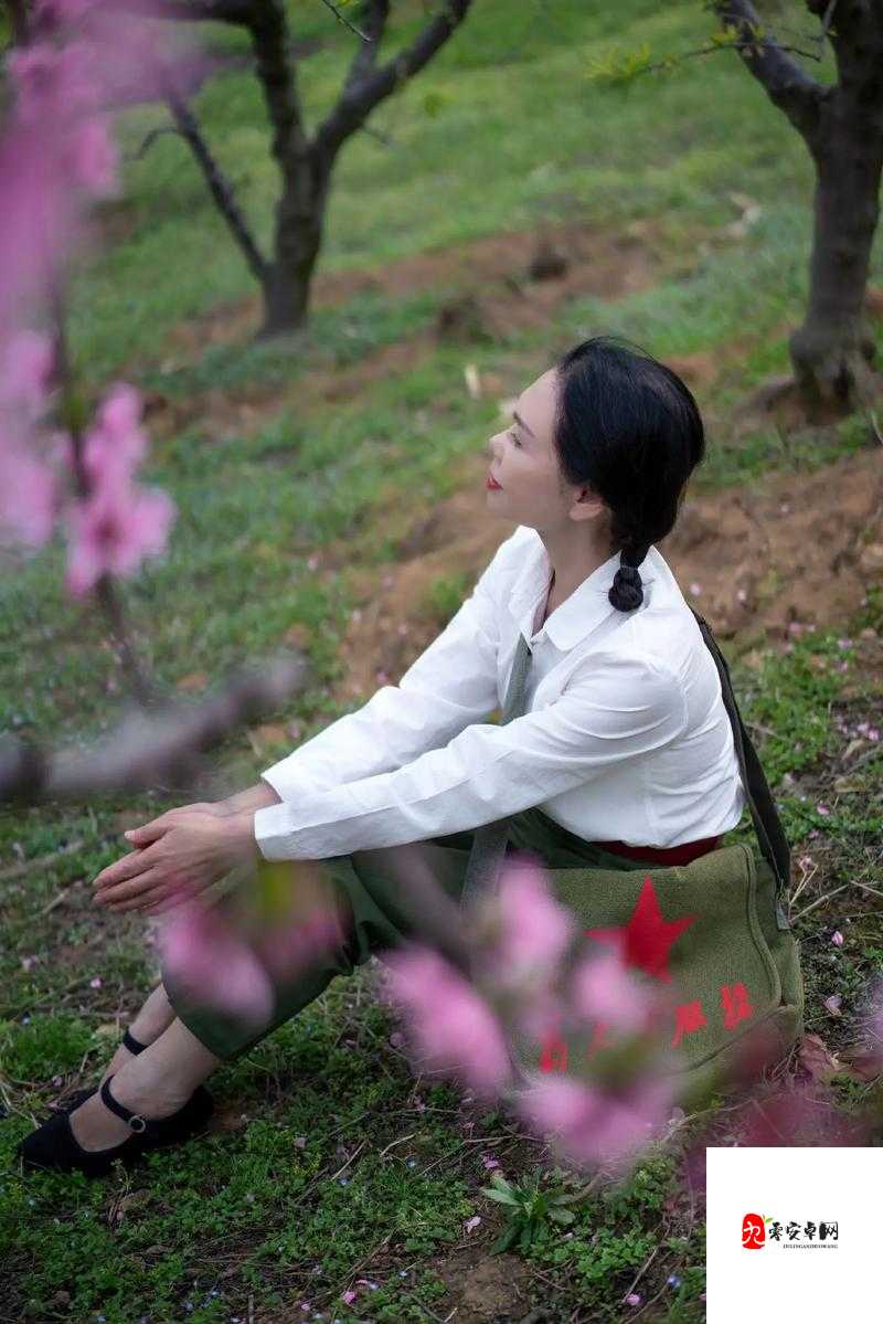 婀娜少女羞岁月无忧愁云裳:静赏青春芳华与诗意美好